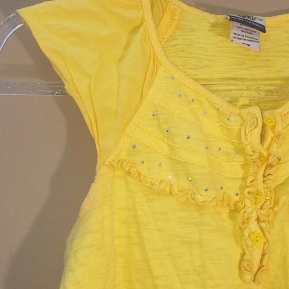 🛍🌼Route 66 Children’s Yellow Rhinestone Top🌼 - Picture 4 of 5